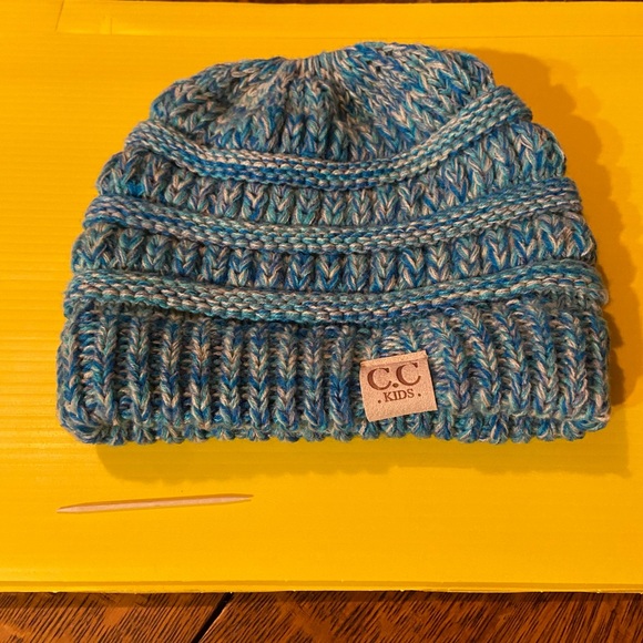 CC Children Pony Tail With 4 Tone Beanie - Picture 3 of 4